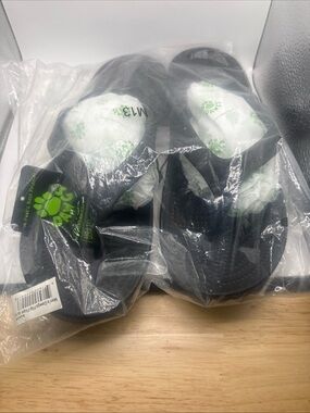 NEW - DAWGS Men’s Flip Flops- Size 13- Black